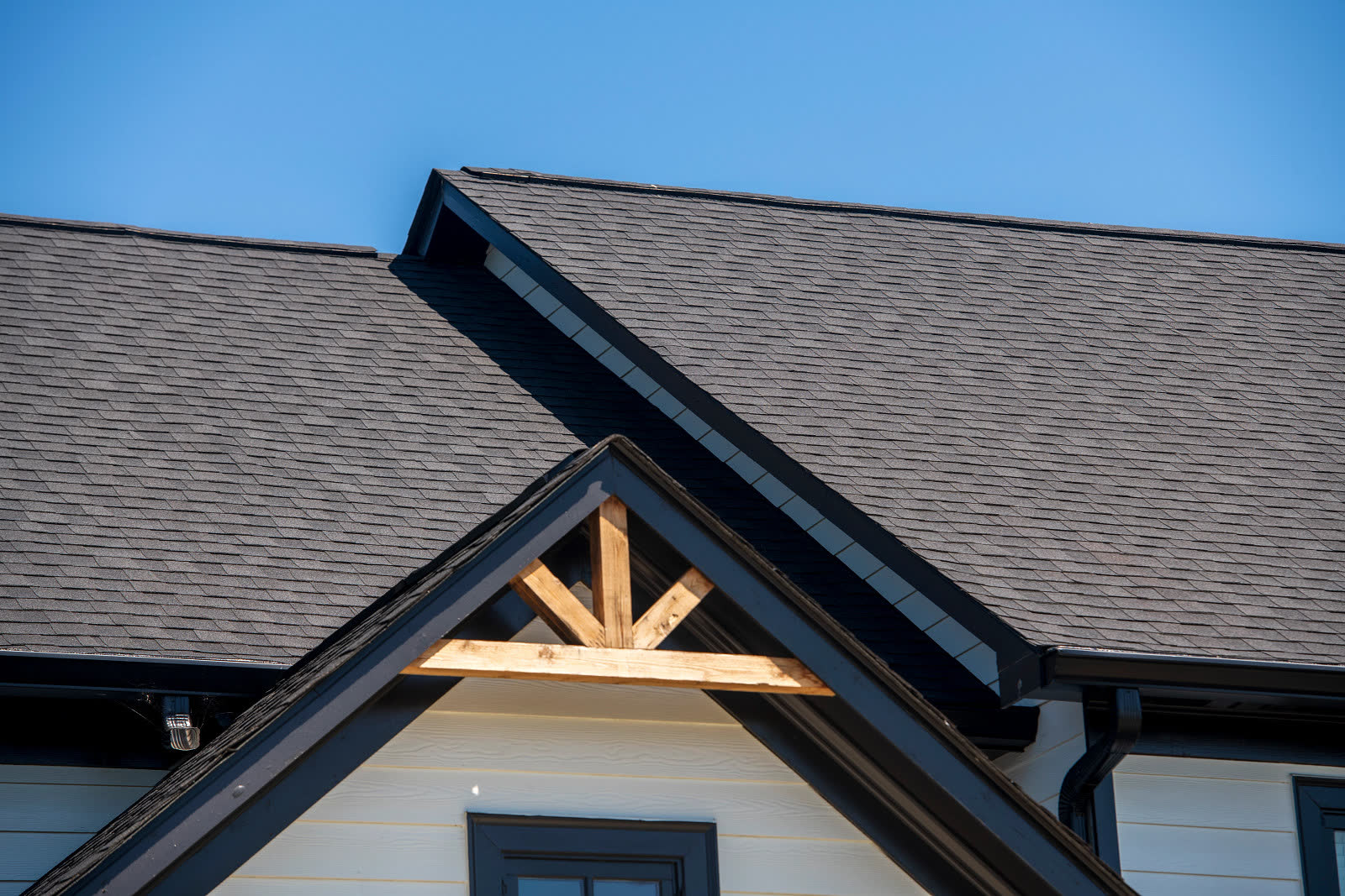 Architectural asphalt shingle roof